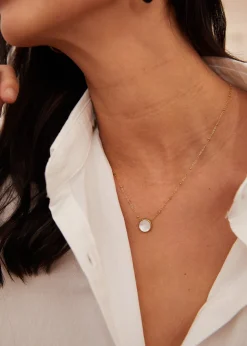 Collier Isis