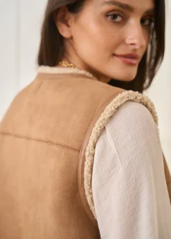 Veste Lyra